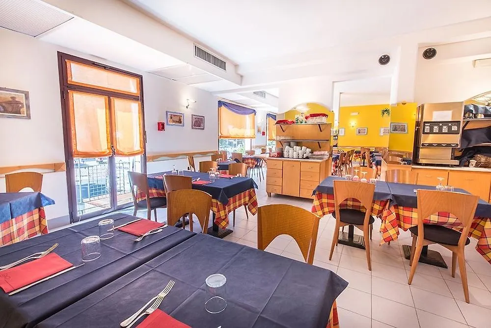 Hotel Kon Tiki San Vincenzo 3*,  Italia
